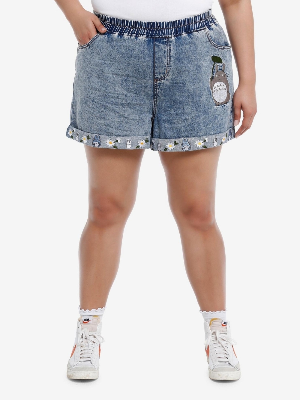 Her Universe - My Neighbor Totoro Embroidered Shorts
